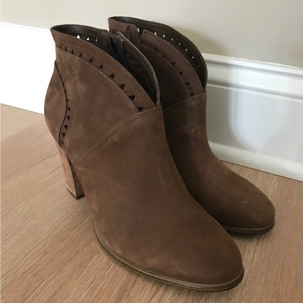 Vince Camuto Fritan Brown Ankle Boots Sz 9